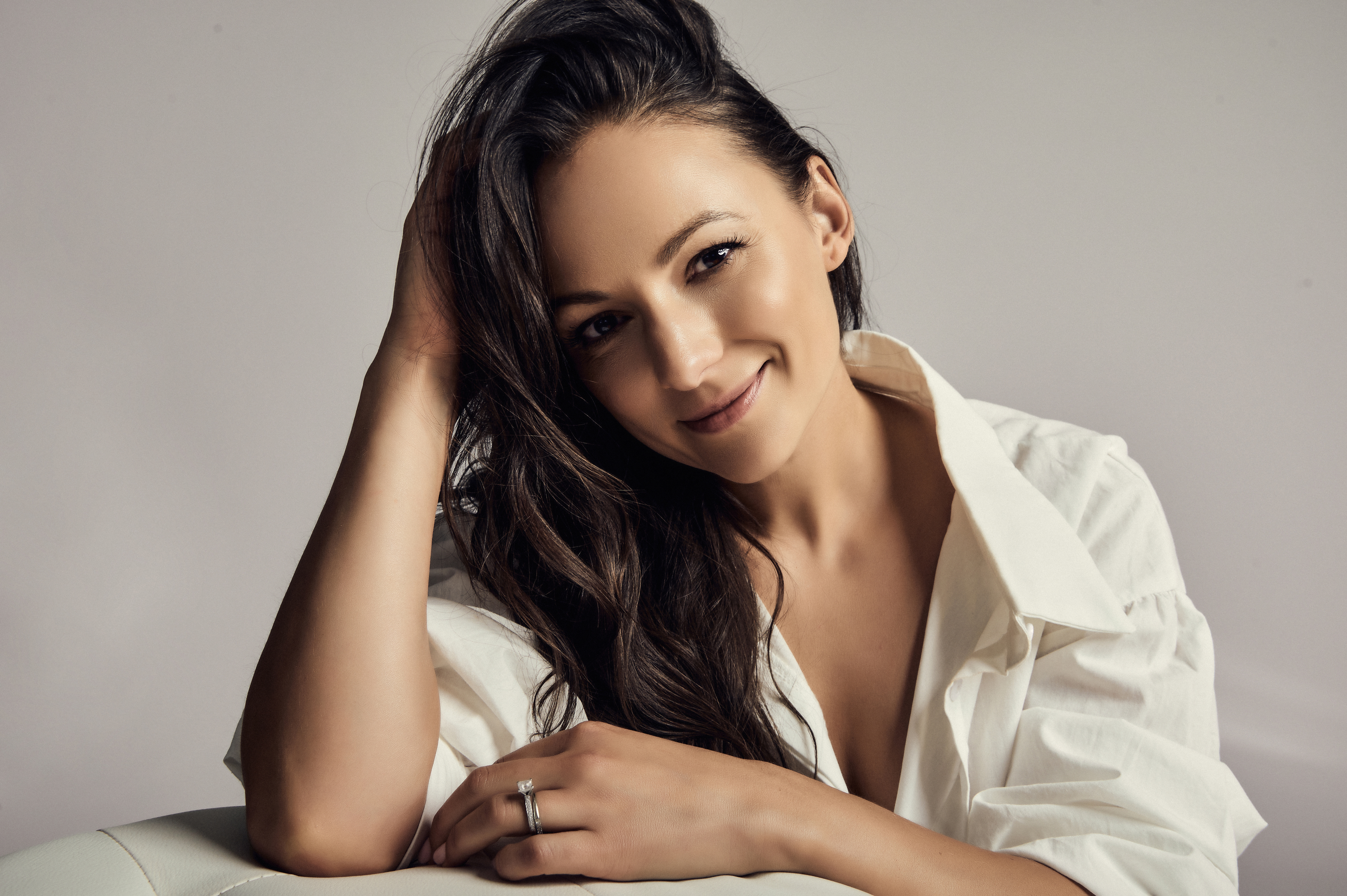 Luxury boudoir photographer in NJ with AnyaFoto Boudoir photographer in NJ luxury studio session